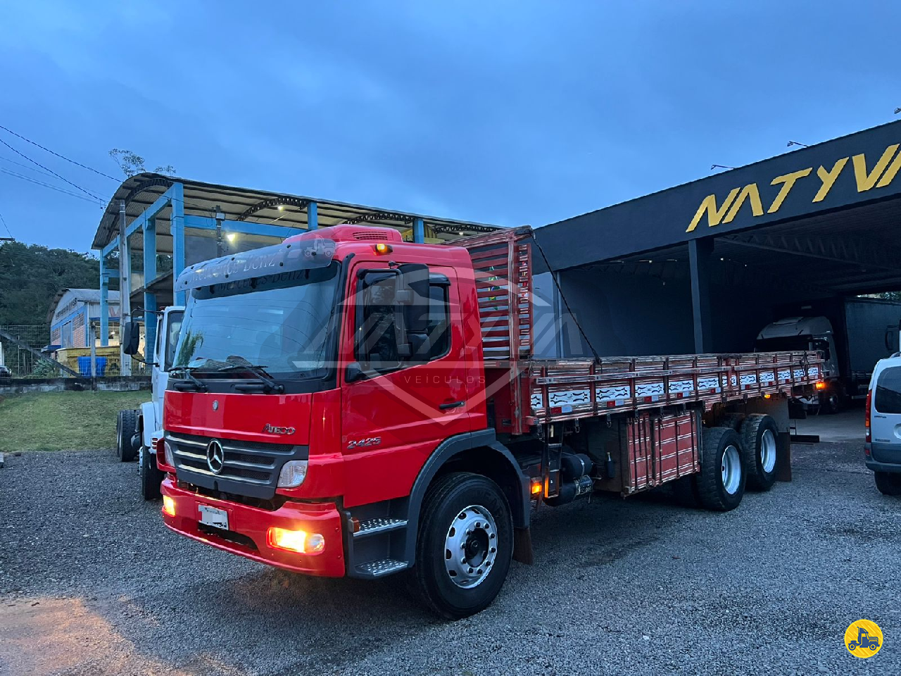 CAMINHAO MERCEDES-BENZ MB 2425 Carga Seca Truck 6x2 Natyva Caminhões ORLEANS SANTA CATARINA SC